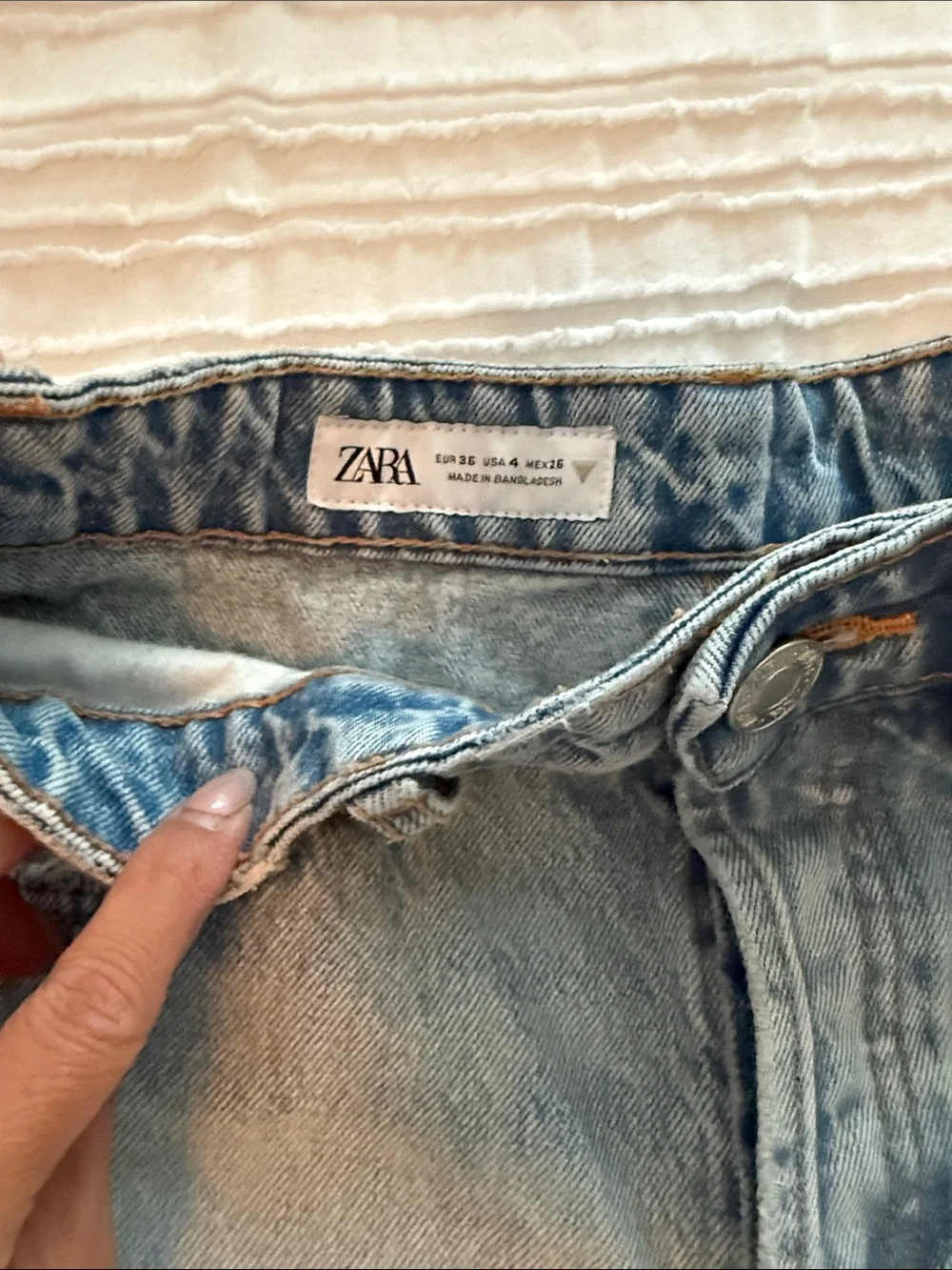 Zara denim shorts sz 4